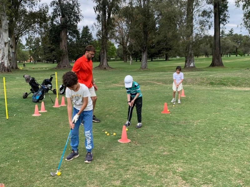 Cordoba golf club - golf en argentina - escuela de golf para menores (2)