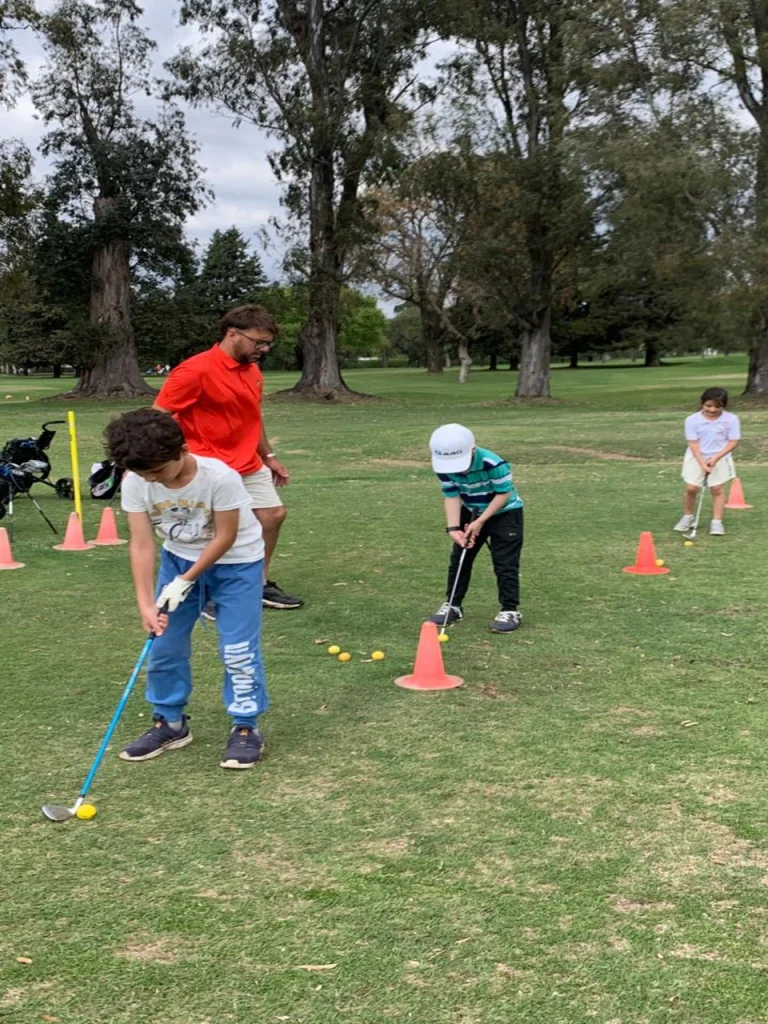 CGC - Escuela de Menores - Escuela -AprenderGolf -dondeaprendoGolf-Cordoba